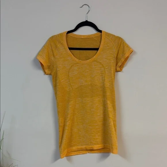 Lululemon Athletica Swiftly Tech Short Sleeve Crew size 8 - Picture 4 of 6